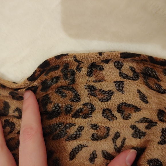 2 for $25 | Leopard print neck scarf w/ tassles - Picture 3 of 3